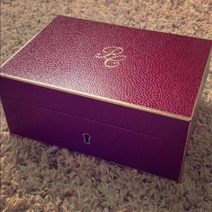 Besame Agent Carter mystery box